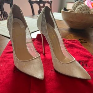 Ivory lace Christian Louboutin Pumps